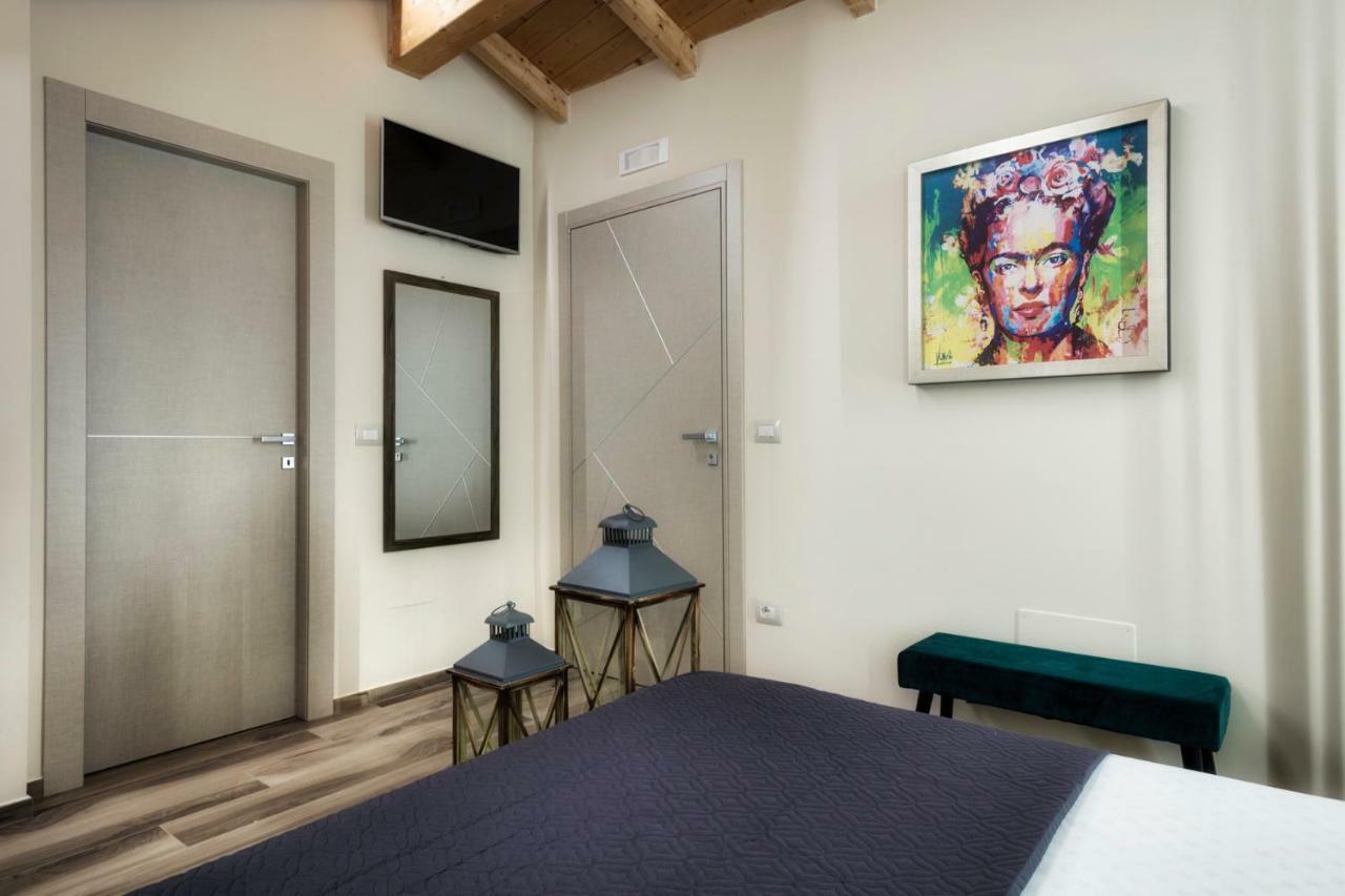 Palazzo Eugenia Suites Vasto Esterno foto